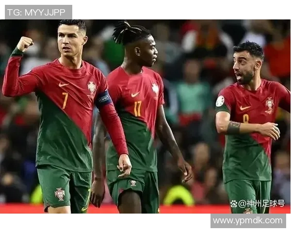 红色队服下的传奇与荣耀 足球球星在激情赛场的绚烂瞬间