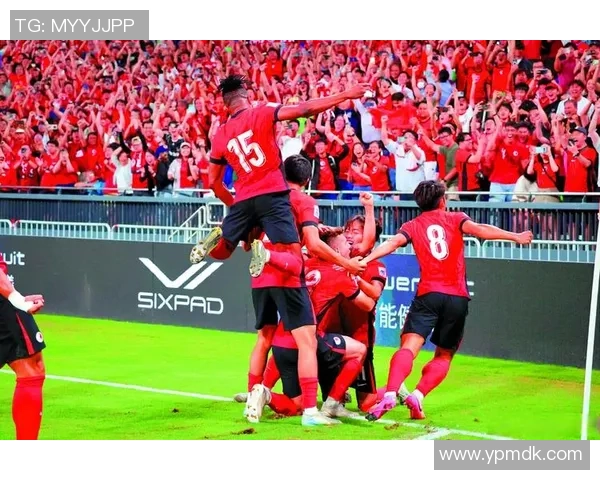 足球巨星亲临杭州引爆球迷热情全城互动点燃体育激情