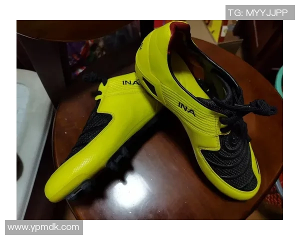 足球明星们的脚下之选盘点 球场上的鞋履如何影响比赛表现